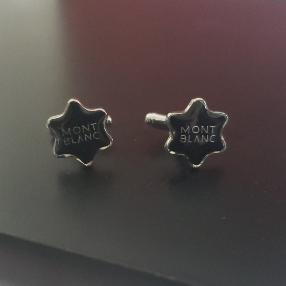 Men's cufflinks